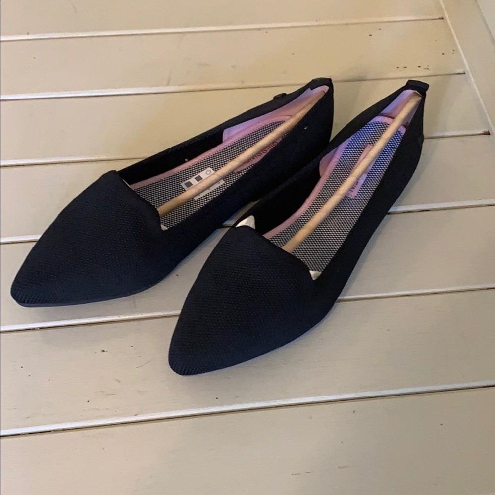 Guisswein NWT black pointed toe woven loafers
